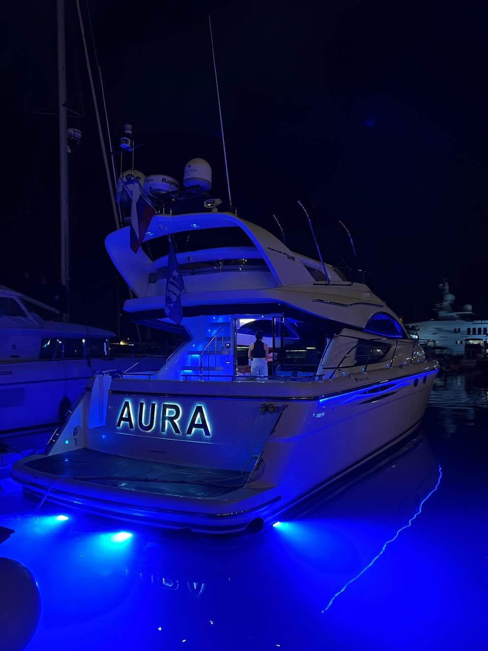 Яхта Fairline Phantom 50 AURA VIP