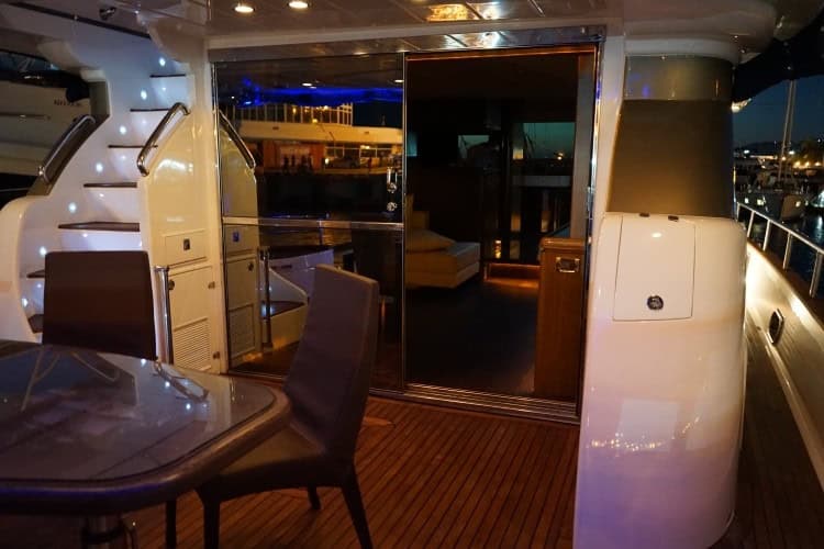 Яхта ALEXUM VIP Elegance 64
