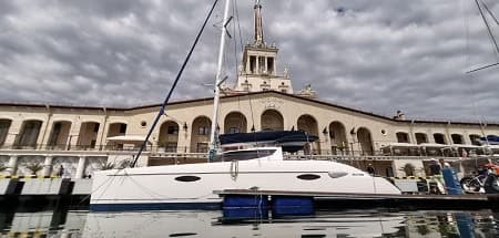 Парусно моторный Катамаран Lavezzi 40″April»- Апрель