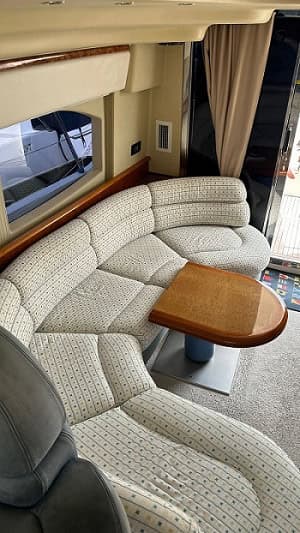 Моторная яхта AZIMUT 42 «Санторини»