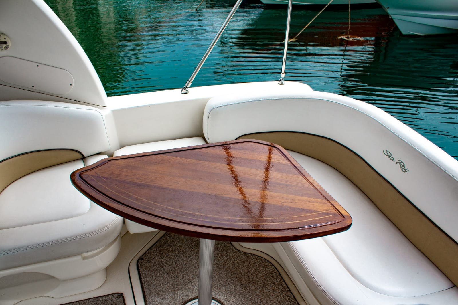 Катер Корсика Sea Ray 275