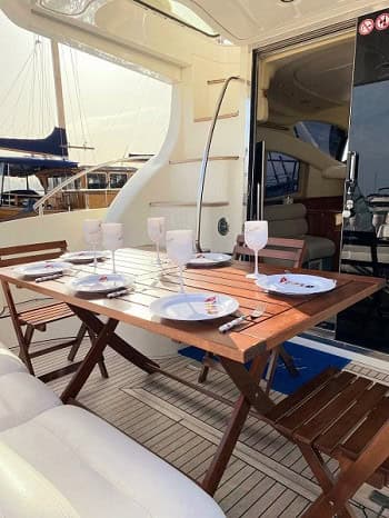 Моторная яхта AZIMUT 42 «Санторини»