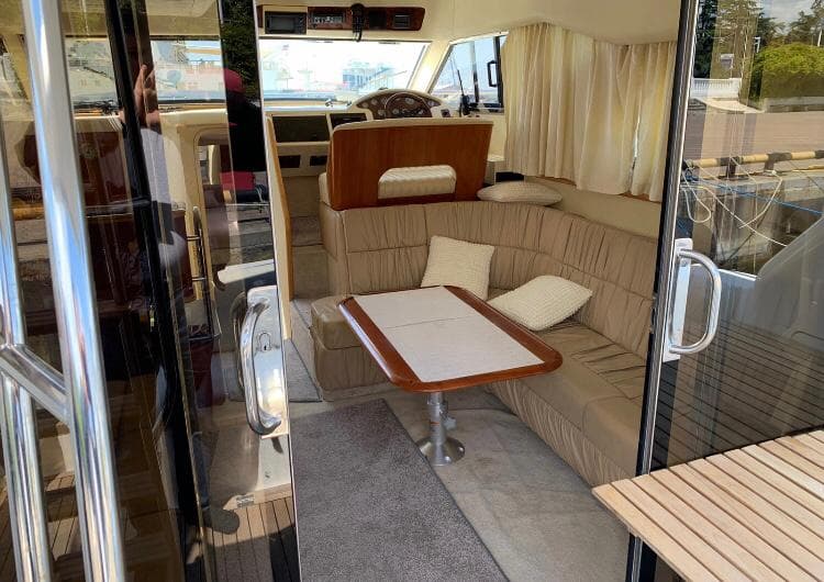 Моторная яхта Princess 360 «UNO»